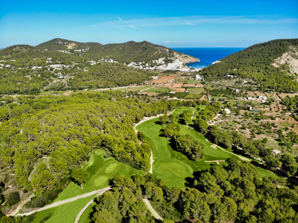 VENTA DE UN GRAN HOTEL CON COMPLEJO TURISTICO PARA CAPEX EN IBIZA