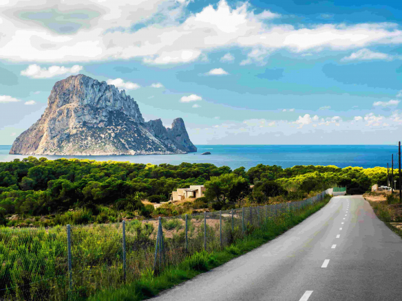 VENTA DEL HOTEL RURAL EN UN BOSQUE DE LA ISLA DE IBIZA