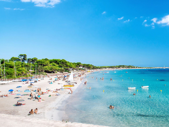 VENTA DEL HOTEL PARA CAPEX EN PRIMERA LINEA DE PLAYA DE IBIZA