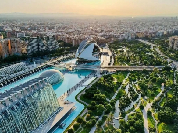 HOTEL EN VENTA DE 4 ESTRELLAS CON OPERADOR NACIONAL EN PLENO CENTRO DE VALENCIA