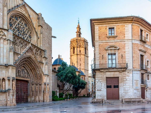 VENTA DEL HOTEL EN RENTABILIDAD EN PLENO CENTRO DE VALENCIA, CON UN OPERADOR MUNDIAL