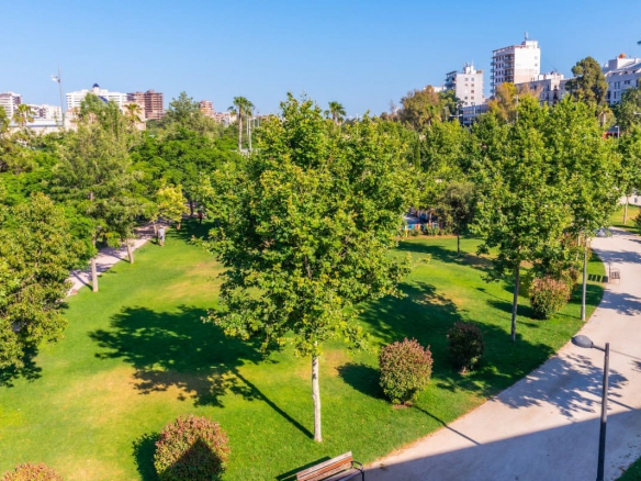 EDIFICIO REHABILITADO EN VENTA PARA ALQUILERES DE VIVIENDAS EN PLENO CENTRO DE VALENCIA