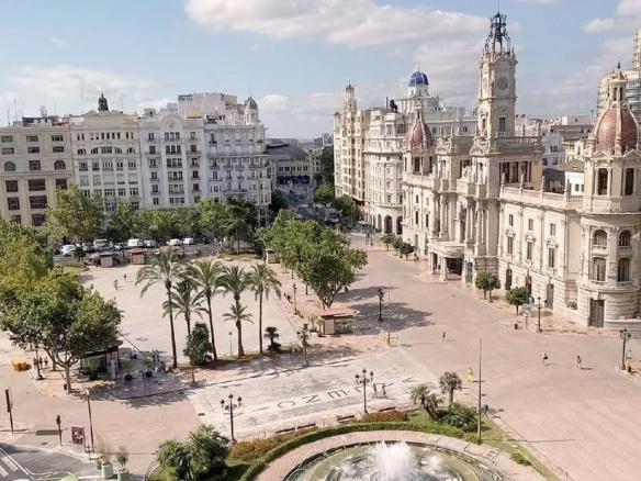 SEÑORIAL EDIFICIO EN PLENO CENTRO DE VALENCIA CAPITAL EN VENTA PARA INVERSION EN PISOS DE LUJO