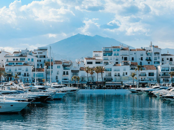 VENTA DEL HOTEL BOUTIQUE DE 5 ESTRELLA EN MEJOR ZONA DE MARBELLA