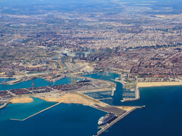 VENTA DEL EDIFICIO PARA HACER UN HOTEL EN PLENA AVENIDA DE PUERTO DE VALENCIA